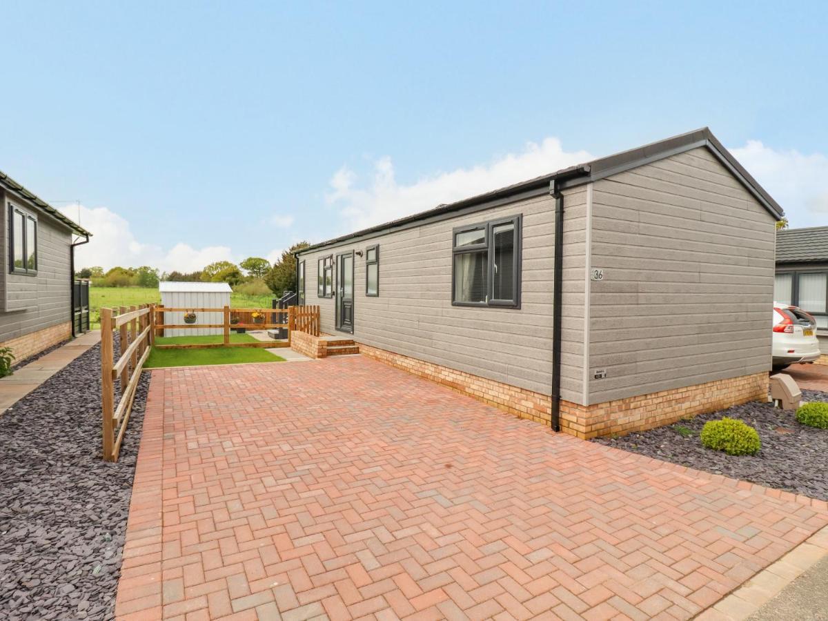 36 Bucklesham Park Villa Ipswich Exterior photo